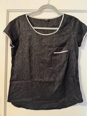 Lightweight Black Sheer Pocket Tee with White Trim